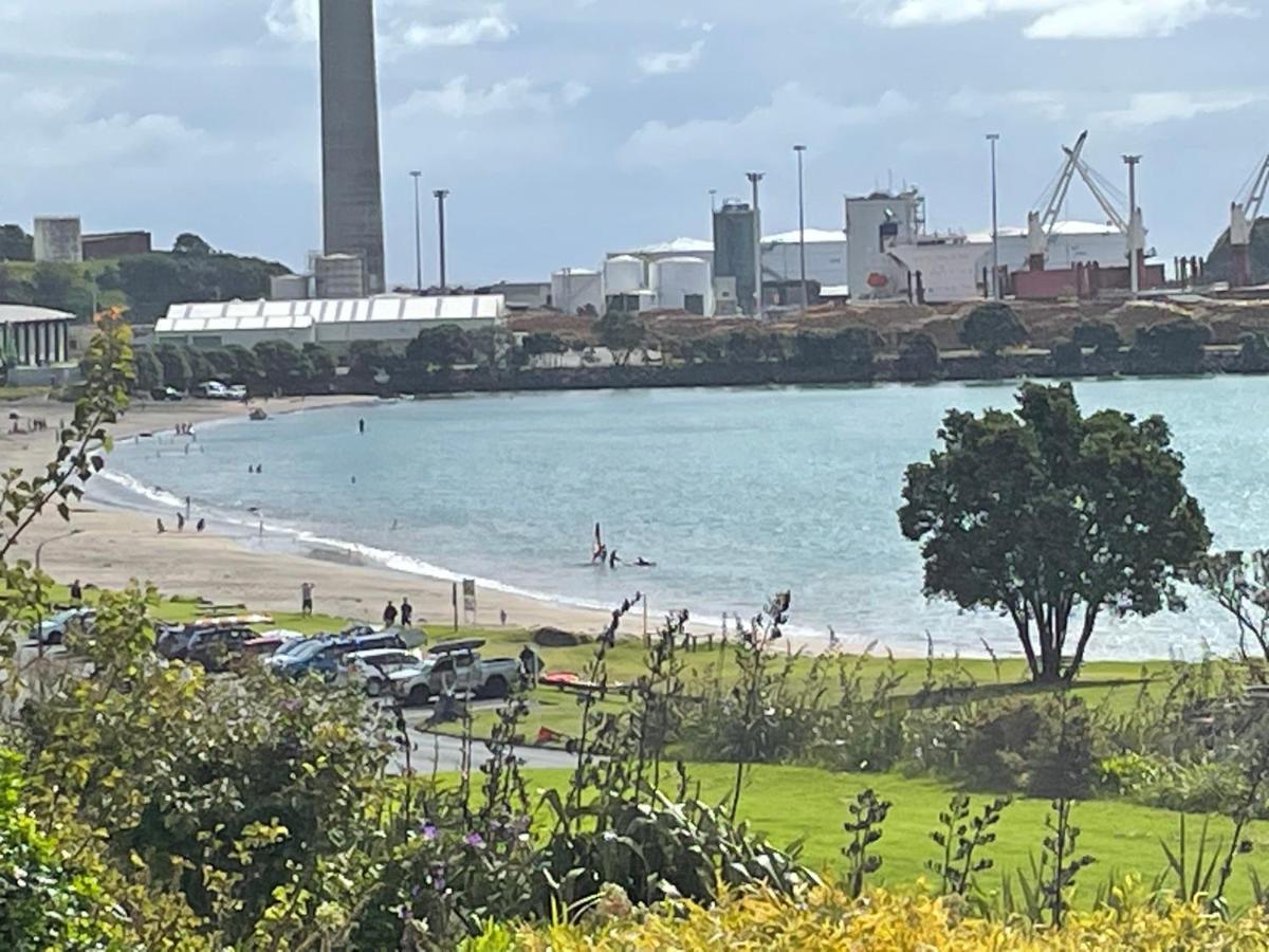 Sea Views Walk To Beaches New Plymouth Exterior photo